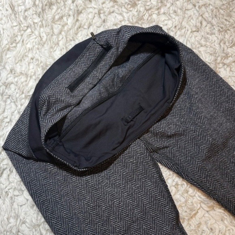 Lululemon Run Inspire Crop II Leggings Size 4 Gray/Black - Picture 5 of 10